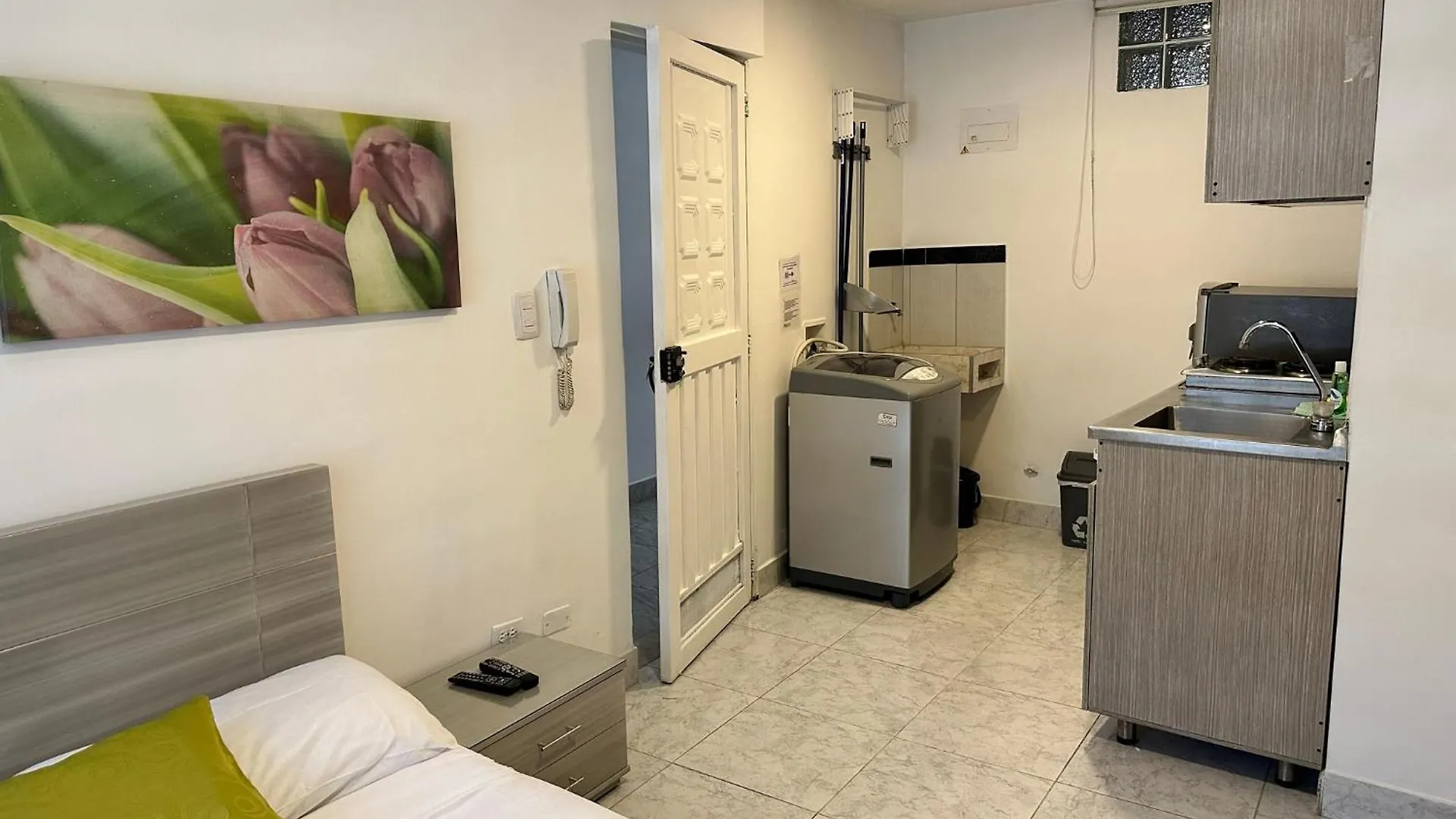 Apartment Amoblados Medellin Estadio